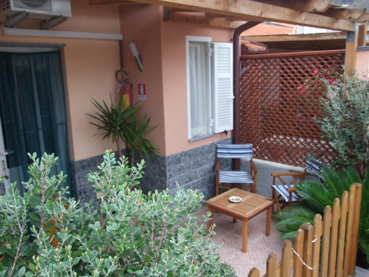 Le Case Del Sole Ventimiglia Buitenkant foto
