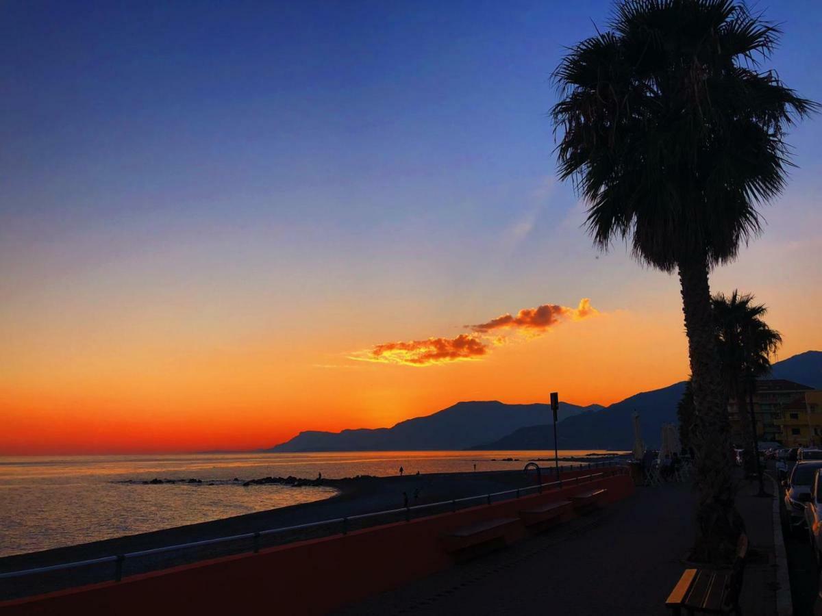 Le Case Del Sole Ventimiglia Buitenkant foto