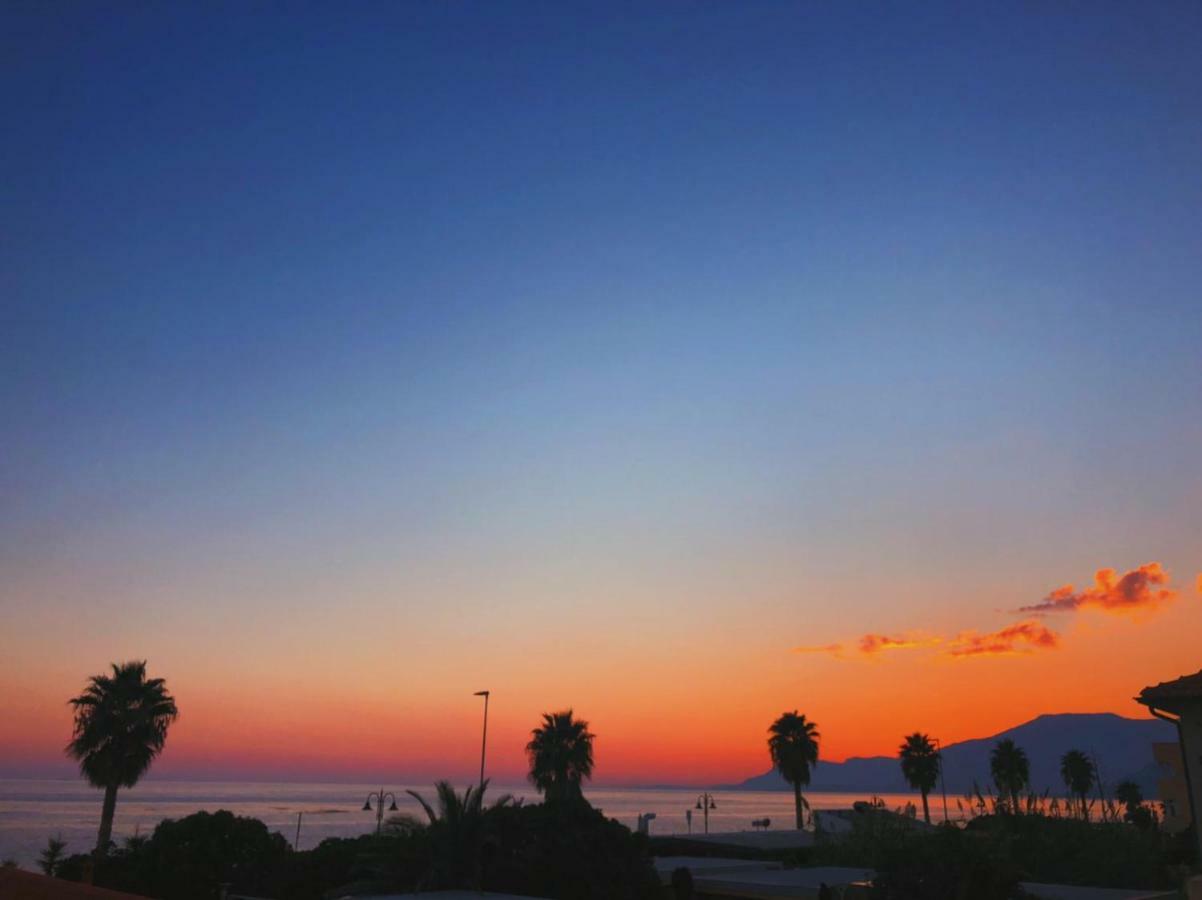 Le Case Del Sole Ventimiglia Buitenkant foto